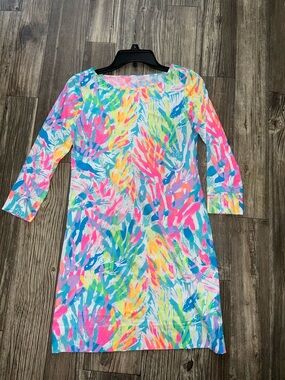 Lilly Pulitzer dress with 3/4 sleeves in a Size XS.